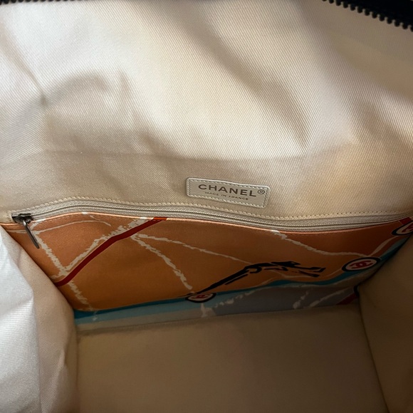 CHANEL Paris Map Tote - Picture 10 of 12